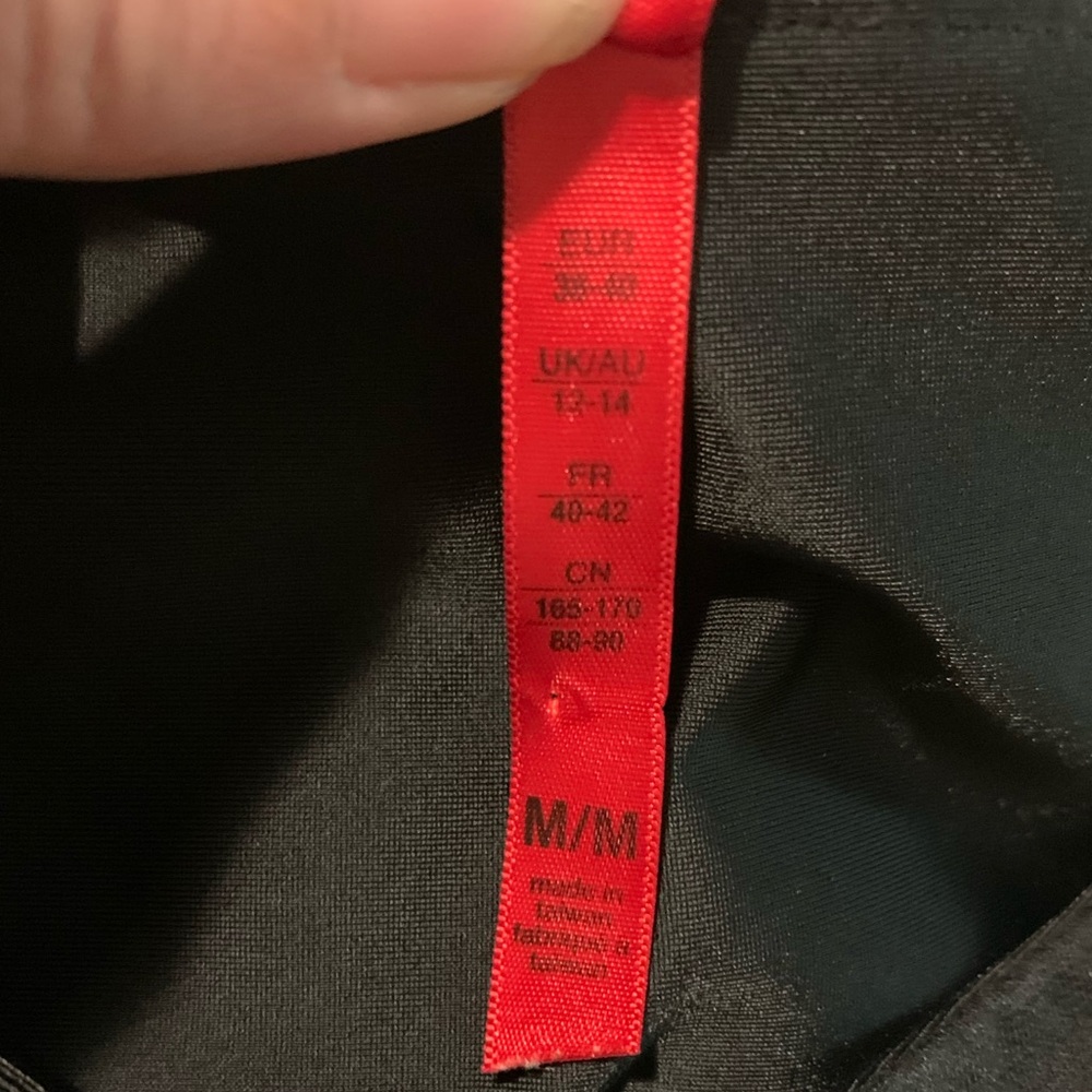 Spanx 2436 Ready to WOW Snakeskin Tuxedo Stripe Black size Medium leggings - Picture 8 of 10